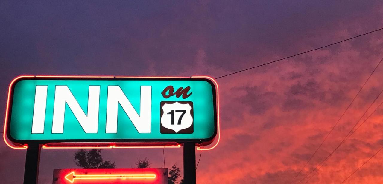 Inn On 17 Savannah Luaran gambar